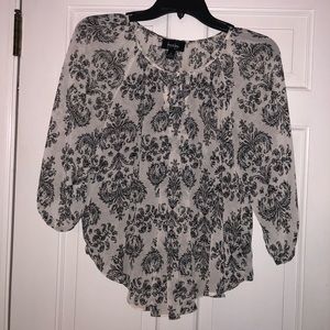 White/black blouse